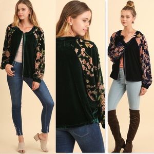 Umgee Floral Velvet Jacket Size Medium